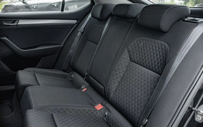 Skoda Superb cena 96850 przebieg: 115590, rok produkcji 2019 z Rudnik nad Sanem małe 704